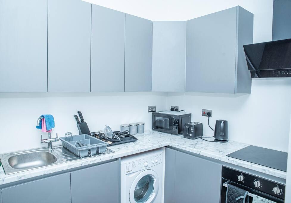 Aylesbury Apartment 1 With Free Parking Exterior foto